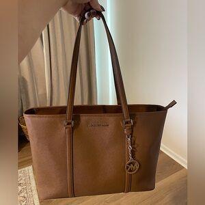 Like New Authentic Michael Kors Temple Large Brown Tote